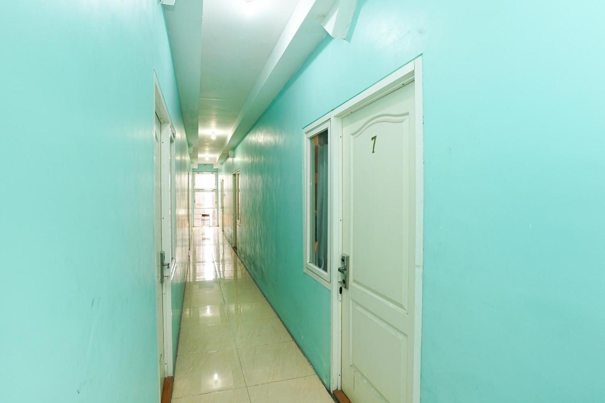 Oyo 425 Mojokerto Guesthouse 外观 照片