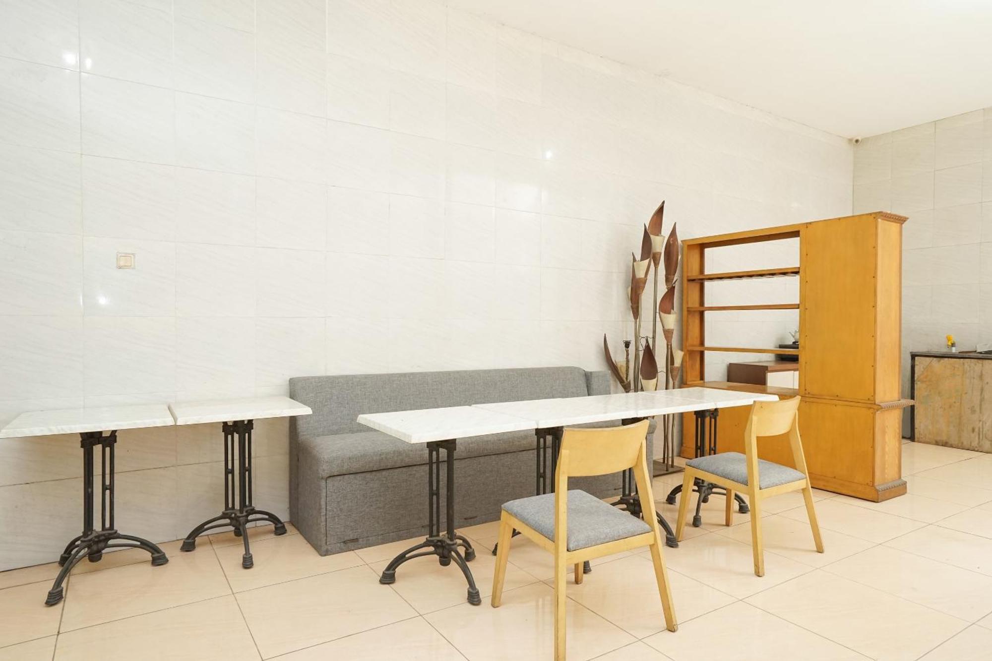 Oyo 425 Mojokerto Guesthouse 外观 照片